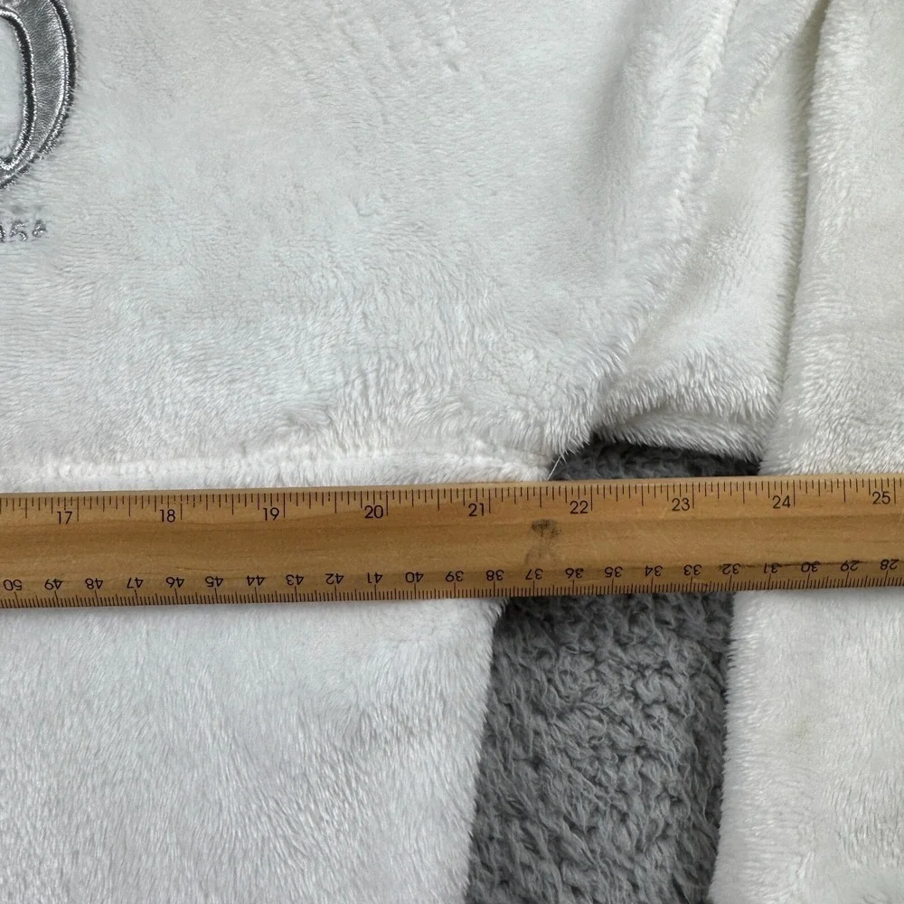 Authentic Disney Parks‎ Small White Pullover Sweater Disneyland Fleece *Flaws*